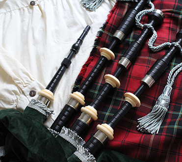 bagpipes with a kilt